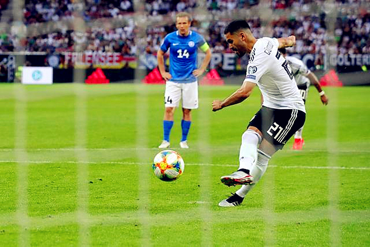 乐鱼体育官网-Rookie重要时刻大比分获胜，法国队带队取胜！上演精彩一战-乐鱼体育官网